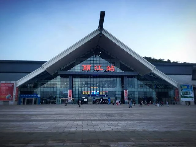 武汉到丽江货运公司派搬运/打包装 武汉到丽江货运公司派搬运/打包装